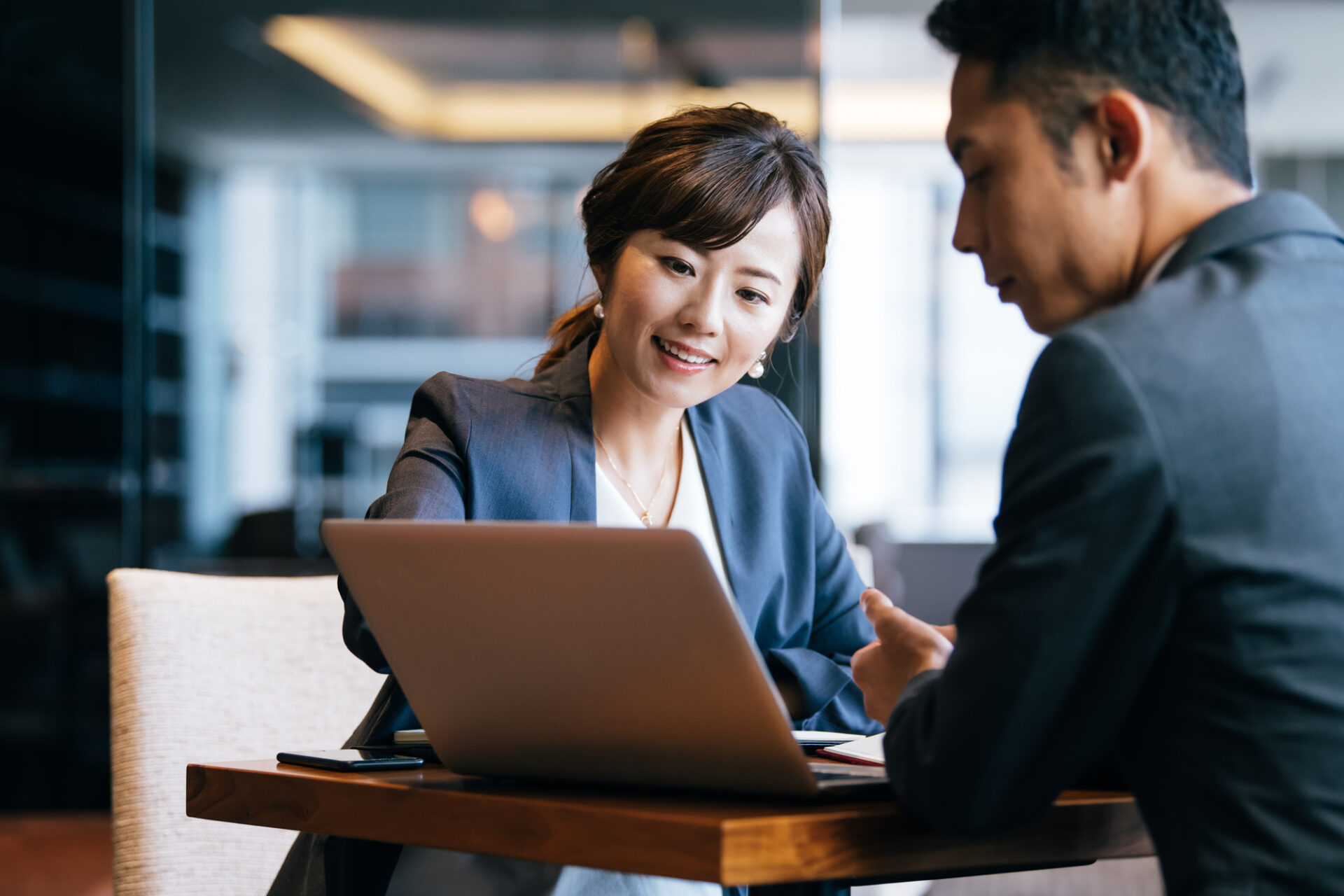 紙からデジタルへ
人の心を動かす 伝え方 と 集め方 をサポート
デジタルカタログ制作とSNS・LINEを使った
集客支援を一貫して提供します。